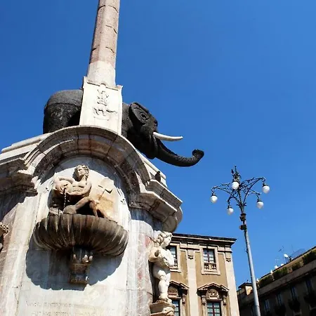 Large Double In Catania, Le Voci Del Mercato 4* カターニア